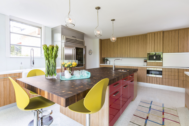 BW Pine hollow Mid-Century Ranch Home Gets Whimsical 1960’s London Update