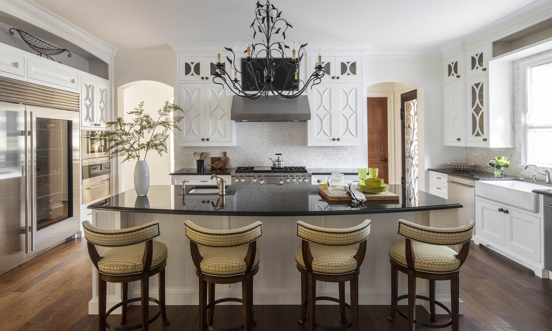Casual Elegance in Dallas Elegant Family Kitchen | Bentwood of Dallas
