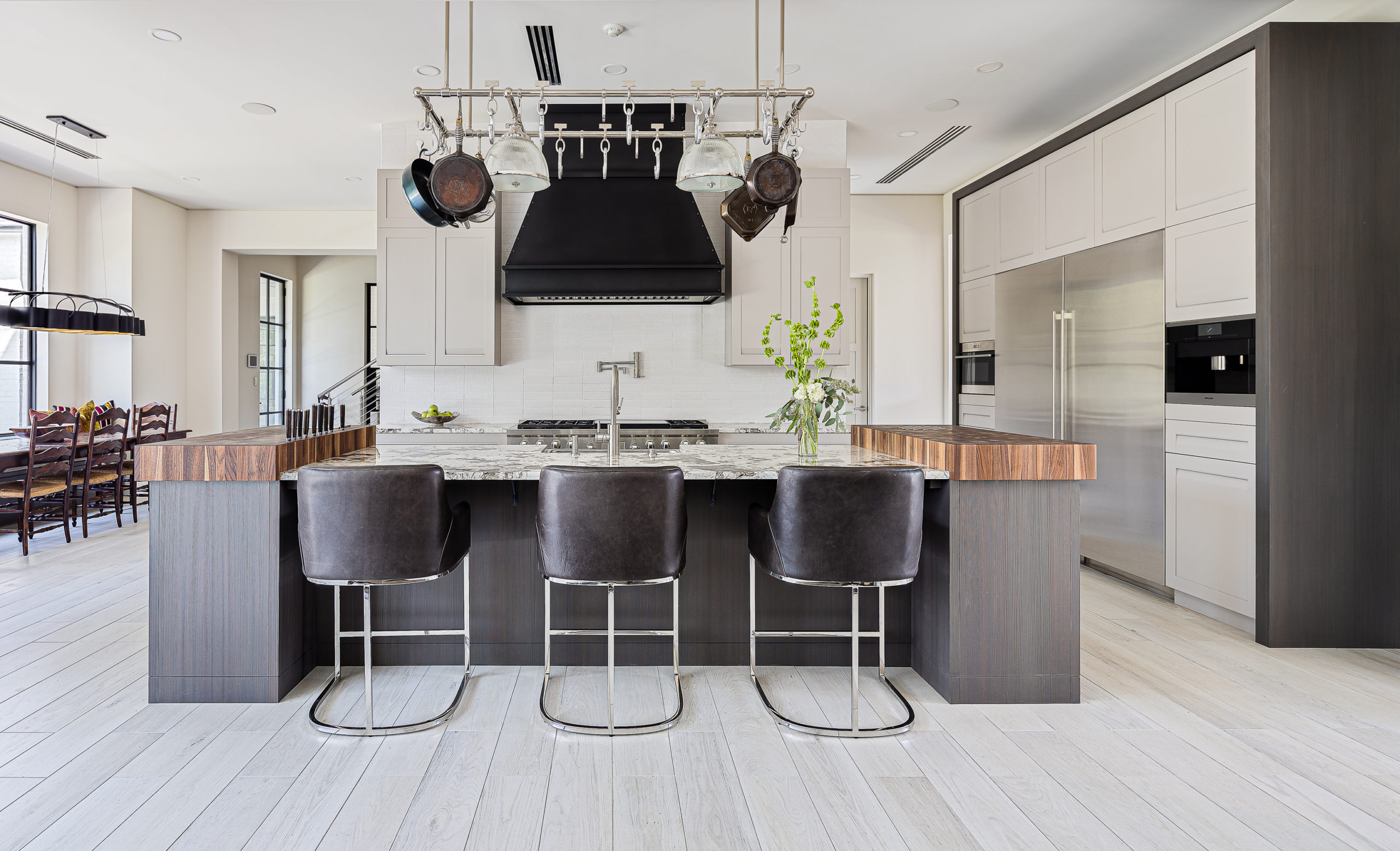 Gracious Modern Kitchen on the Bayou