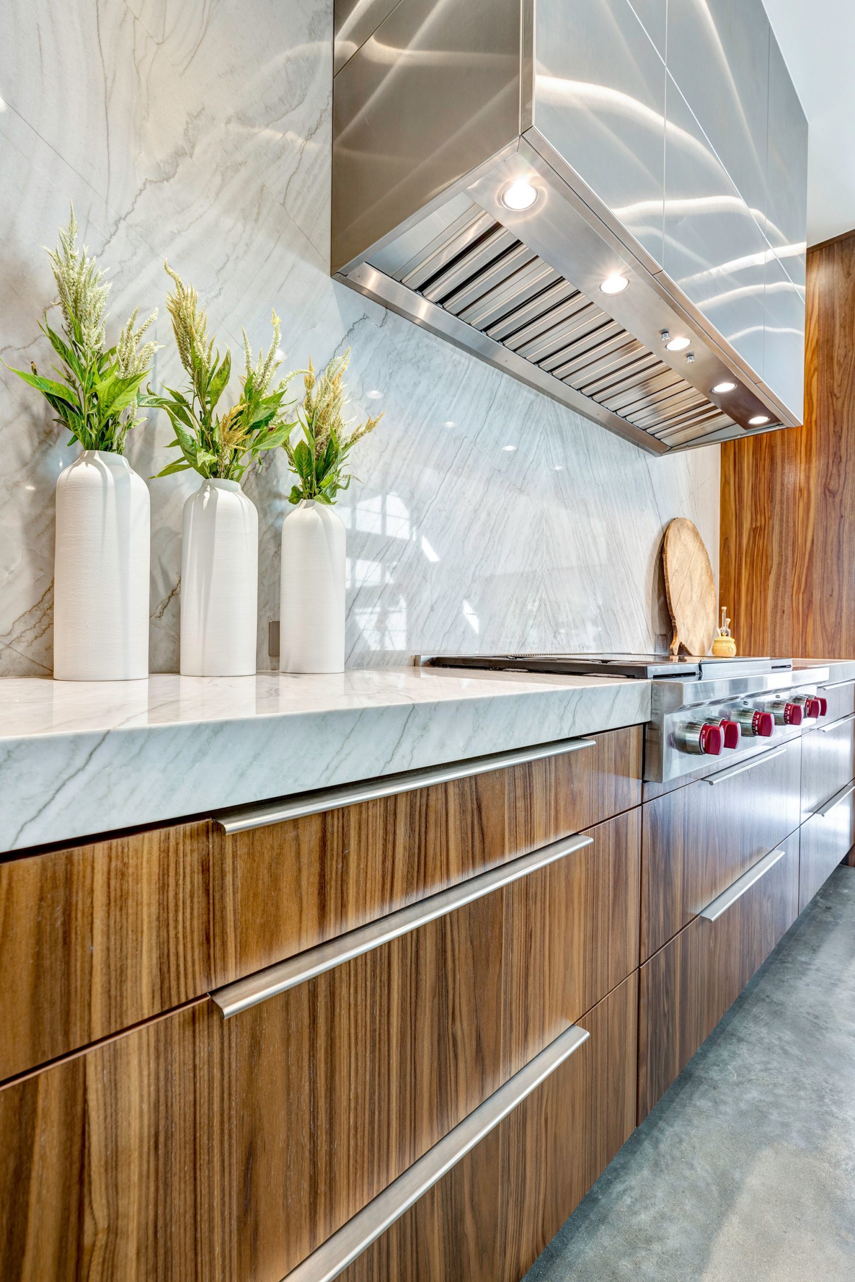 An Imaginative Modern Home - Bentwood Luxury Kitchens