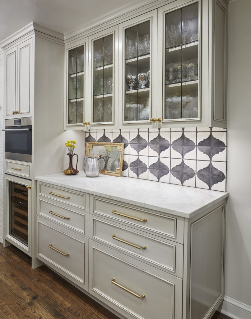 traditional kitchen in Orleans cabinetry