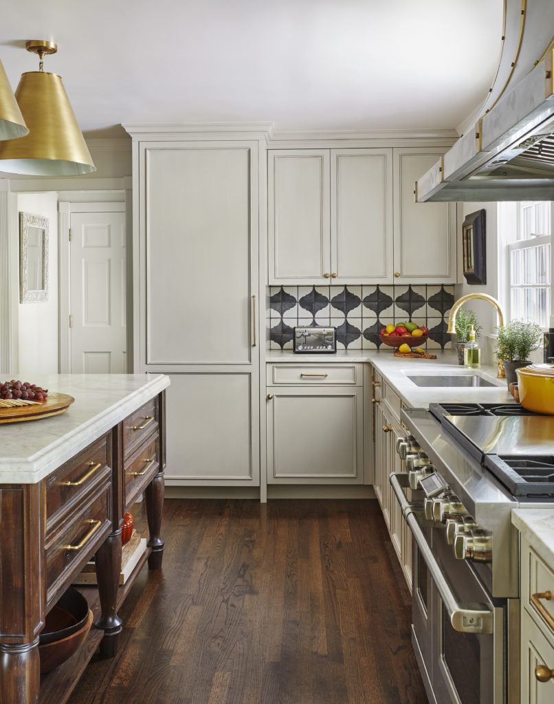traditional kitchen in Orleans cabinetry