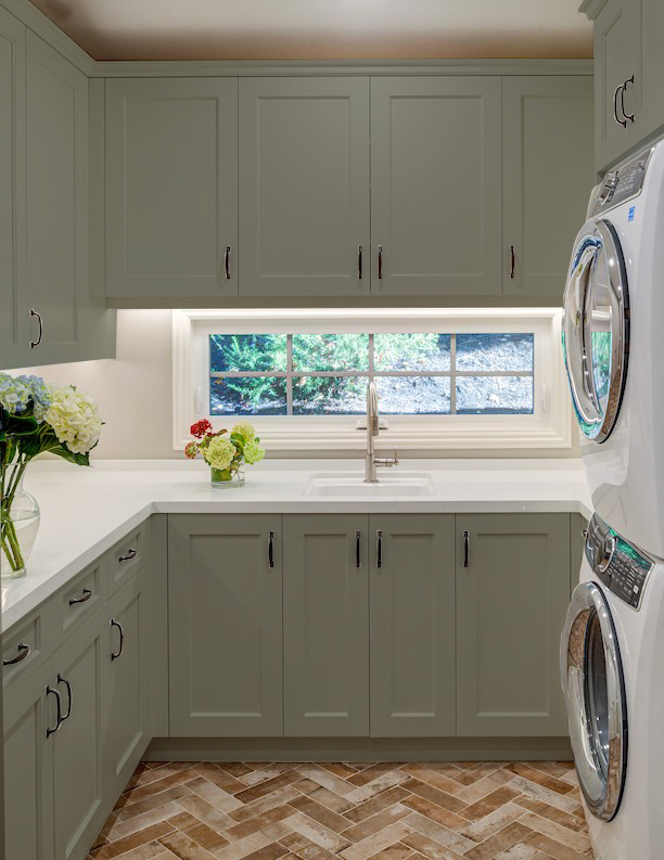 Laundry room in Evergreen Fog SW color