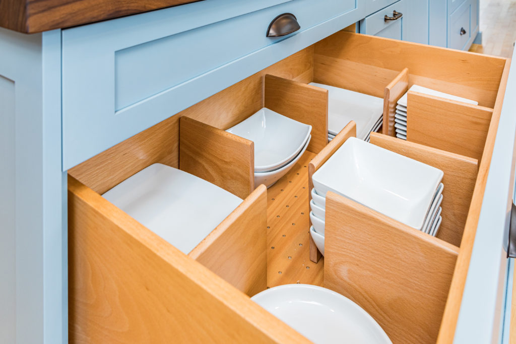 In cabinet dish organization