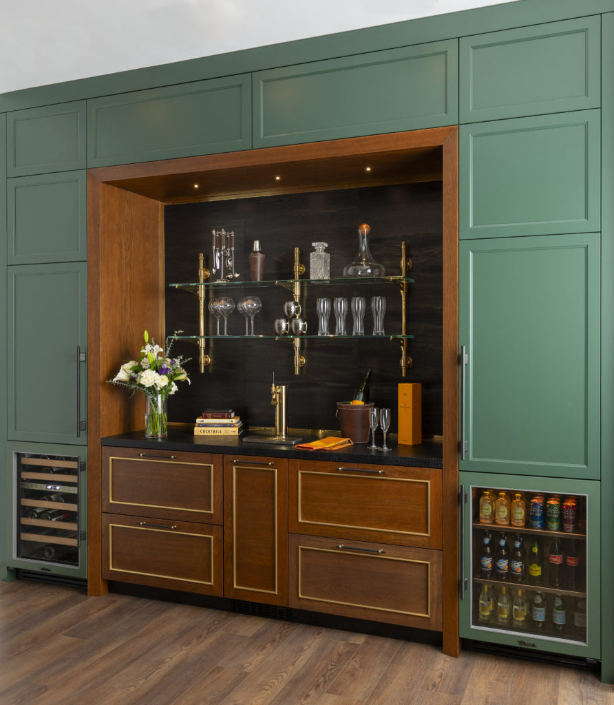 DLP_4170 crop Custom Bar for entertaining