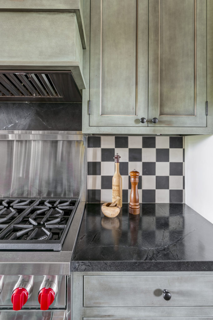 25w Inset cabinetry construction reinforces that impression with every deliberate detail.